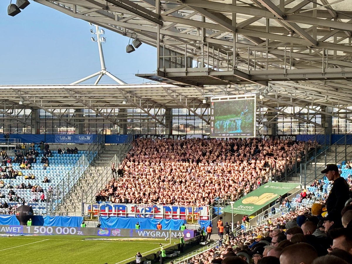 ßen (P) tweet media