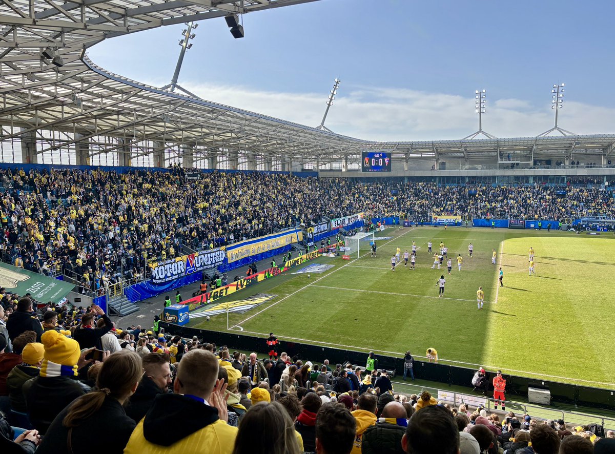 ßen (P) tweet media