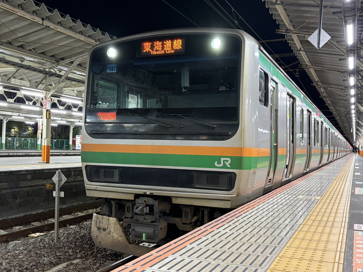 TR202200's tweet photo. ようやくJR東日本管内まできた〜
熱海駅の電光掲示板すごい凝ってるな https://t.co/S5jAHX8LXm