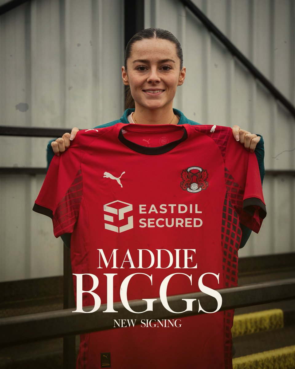 LOFCWomen's tweet photo. BIGGS IS AN O 😮‍💨

An experienced striker with spells at Ipswich and Billericay, Maddie Biggs arrives in E10 🤝 

Welcome to the O’s, Maddie.

#LOFC #LOWFC #OneOrient https://t.co/XnQ5wlLudW