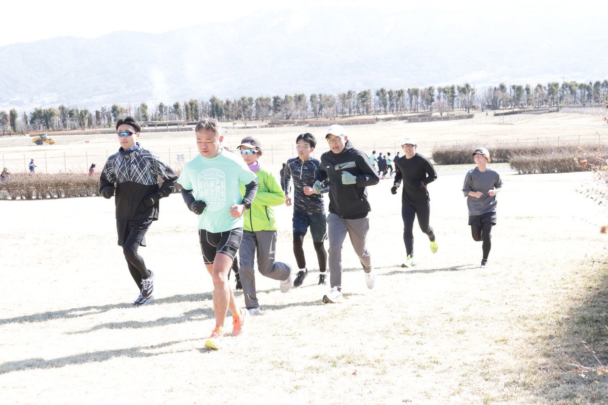 Chushinmrc's tweet photo. 3月定期練習会を開催しました！

本日はジョグ&amp;1000m1本🏃‍♂️
みなさん最後まで走り切っていただきました！👏

4月から当クラブは7年目となります。これまでたくさんの方にご参加いただき本当にありがとうございました🙇‍♀️この1年もよろしくお願いいたします！

次回は4/12(日)の予定です。

#chushinmrc https://t.co/Bjn7oyhr8m