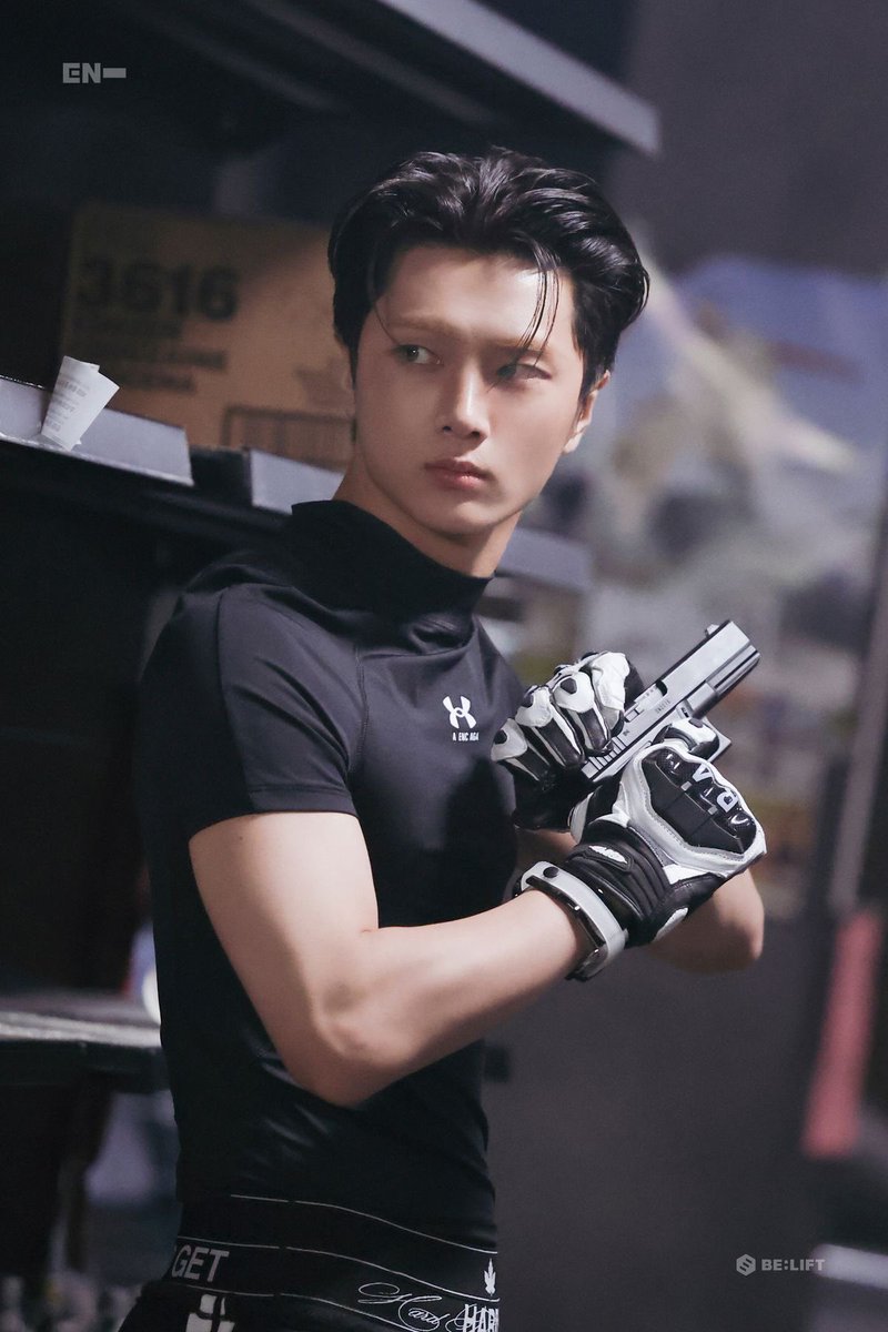 눈썹탈색에입술피어싱에가능성티셔츠에..
#이거완전장난아니야