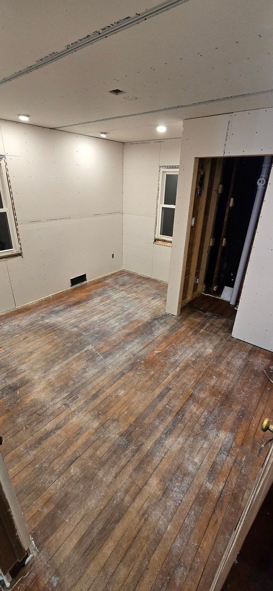 Atheo @ ThaiTails tweet media