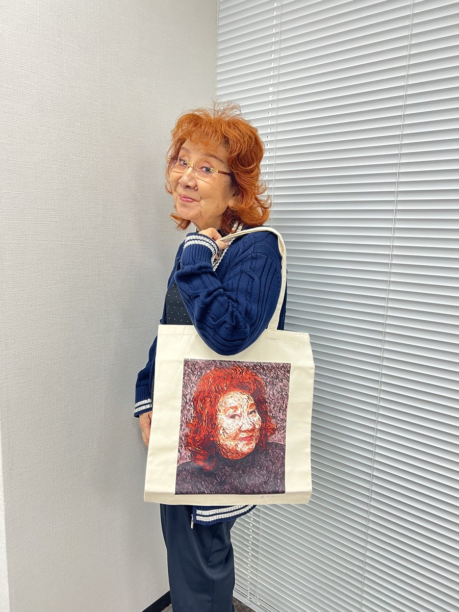 #野沢雅子

【野沢雅子、初のアパレル＆雑貨コレクション】
〈販売期間は3/15(日)まで〉

商品ラインナップ①
ART Tシャツ、トートバック、ミニポーチ
それぞれ黒と白の2色展開です！
下記のURLからお買い求めください。

favolc.com