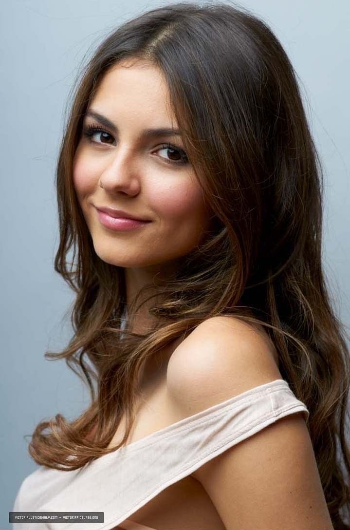 hourlyjustice's tweet photo. Victoria Justice https://t.co/JZAGsE4ReK