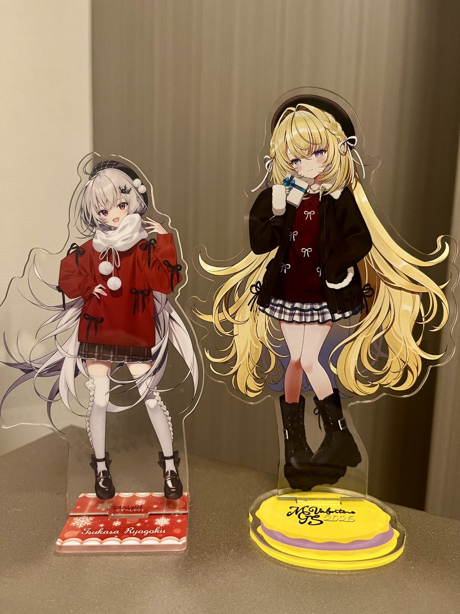 shirica_maple's tweet photo. タグ付けはせんけどメメ様とつかにゃんの冬服並びいいよね https://t.co/CYQ28cNxWw
