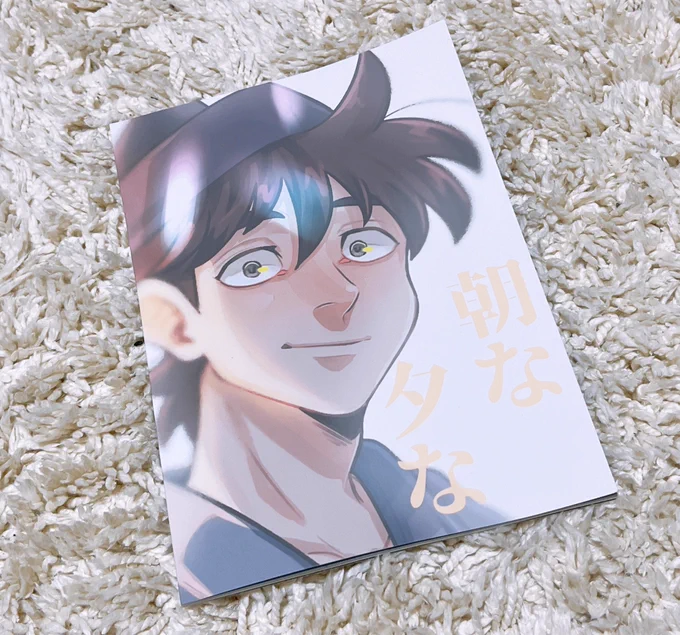 20日のイラ本の見本誌届きましたー 中身が問題ないことも確認できたのでひとまず安心 いつも通り「空」がテーマになっていて後半はXに載せたもののまとめてます 表紙もお気に入りのベルベットPP加工してるのでしっとりとした手触りでござる