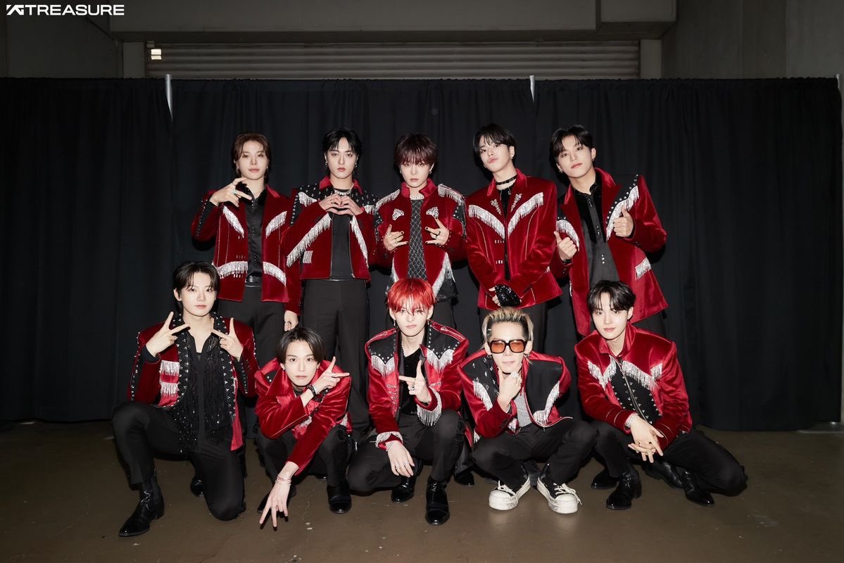 DRESS CODE🖤❤️🤍 

มีใครลืมสีเดรสโค้ดกันรึยังคะ อย่าลืมฟิตติ้งชุดหล่อ ๆ สวย ๆ ไว้ไปคอนกันน้าา เหลือเวลาอีกแค่สองเดือนกว่าเท่านั้น รอดูแฟชั่นหน้าคอนของทึเมอยู่นะคะ

#โปรเจกต์สมบัติไทย
#PULSE_ON_IN_BANGKOK