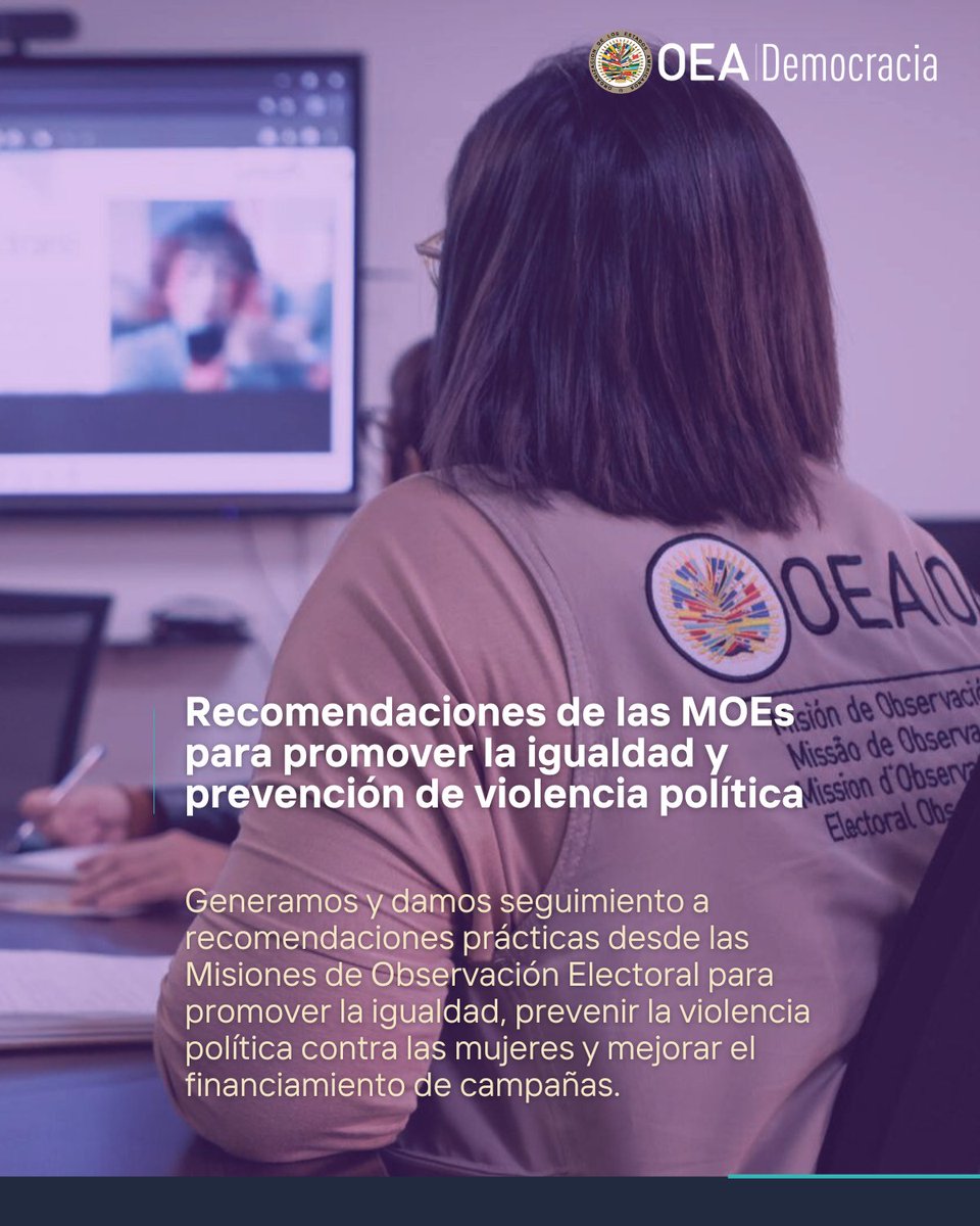 OEA_Democracia's tweet photo. Hoy, en el #DiaInternacionalDeLaMujer, reconocemos a quienes transforman nuestras democracias todos los días.

En la Secretaría para el Fortalecimiento de la Democracia de la @OEA_oficial trabajamos junto a mujeres que lideran, participan, construyen paz, impulsan cambios y abren caminos para otras.

🌎 +2.000 mujeres políticas capacitadas en 12 países en un trabajo conjunto de la CIM y la Escuela de Gobierno OEA.
🗳️ 52% de mujeres observadoras en Misiones de Observación Electoral (MOE) en 2025.
🧡 +150 mujeres migrantes y refugiadas fortalecidas en liderazgo y prevención de trata.
👩‍🍳 +1.700 mujeres capacitadas en la Zona de Adyacencia para empleo y emprendimiento.

En la Secretaría gran parte del equipo está conformado por mujeres que lideran procesos clave en democracia, participación y derechos y 3 de nuestros 4 departamentos son dirigidos por mujeres.

¡Hoy celebramos sus voces!
Todos los días trabajamos para que sus derechos sean garantizados.

#8M – Por más igualdad, más participación y más democracia.