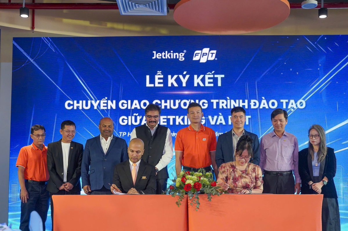 India in HCMC tweet media