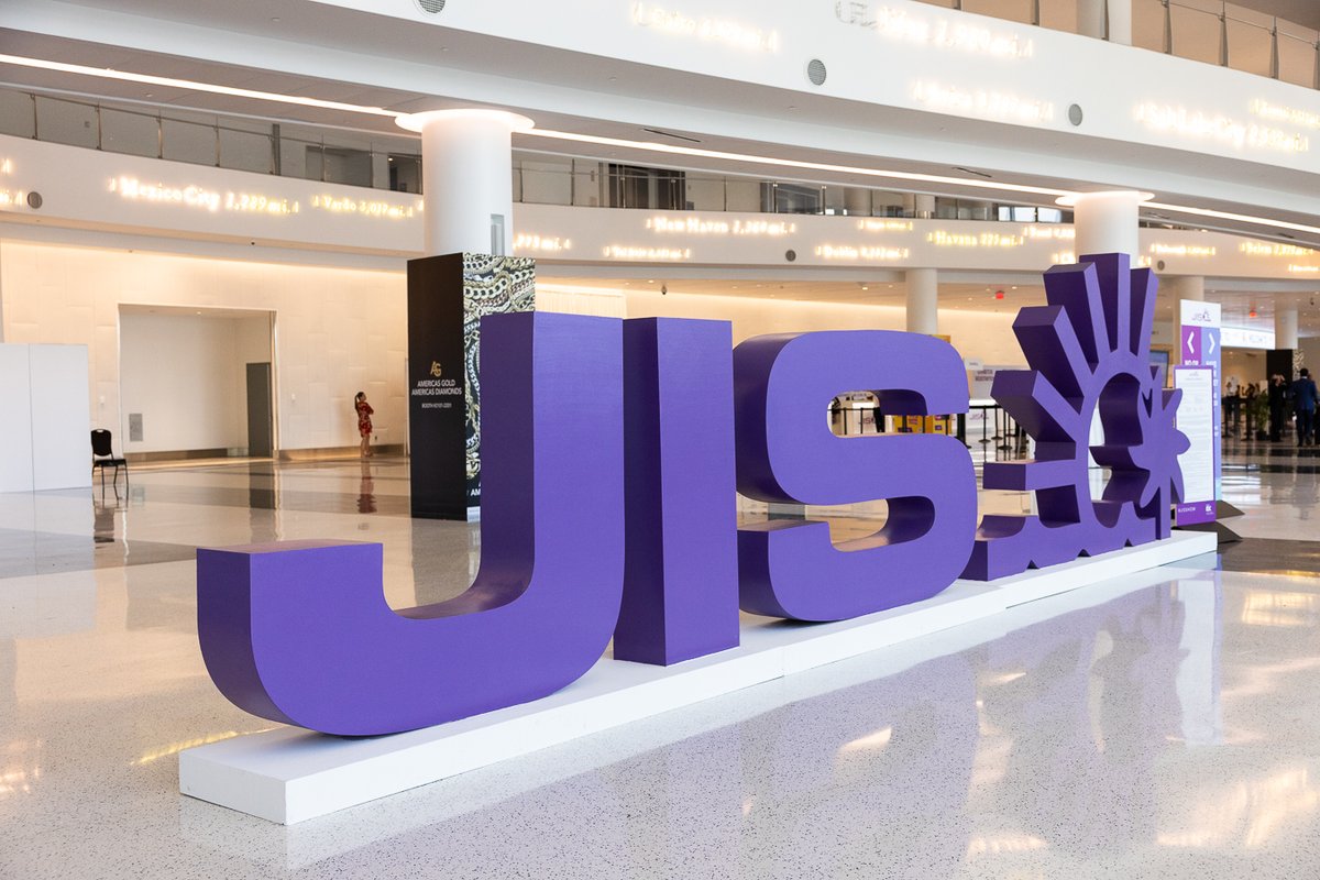 MiamiBeachConvCenter tweet media