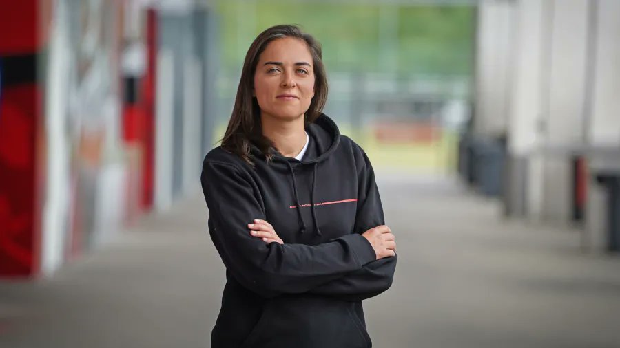 gerdwenzel's tweet photo. Conheça Sabrina Wittmann, primeira mulher no futebol alemão a assumir o cargo de treinadora de um time de futebol masculino na Alemanha. Matéria de Thiago Arantes.
https://t.co/B2KXKmiC9s https://t.co/tWxVwxP2mb