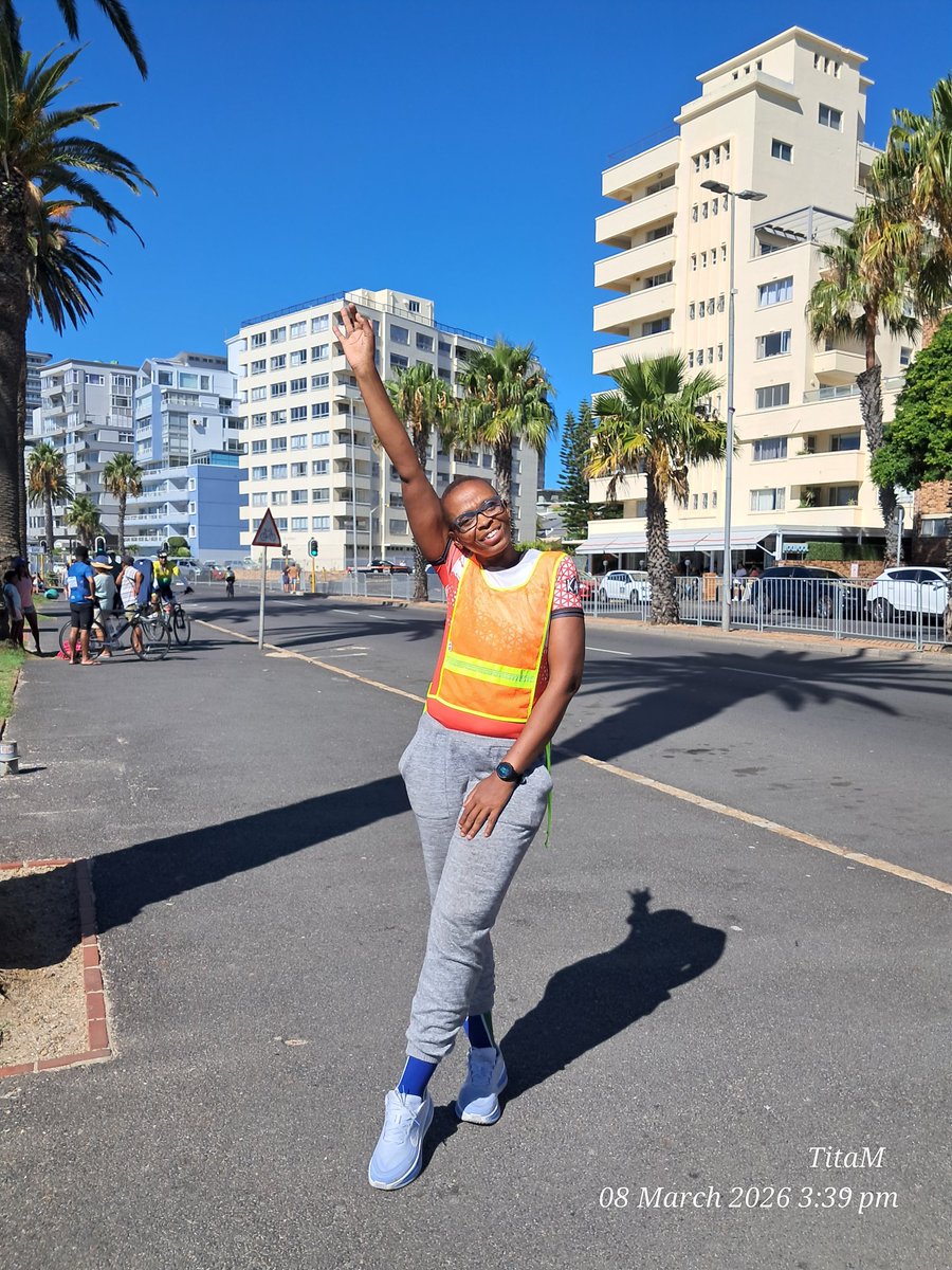 TitaMcunukelwa's tweet photo. your Cape Town Cycle Tour marshal 🚩
well done @Thee_Real_lubbi 👏, thank you for stopping by
#CycleTour
#CapeTownCycleTour
#PedalPower
#RideCapeTown https://t.co/kKAJr6GPDO