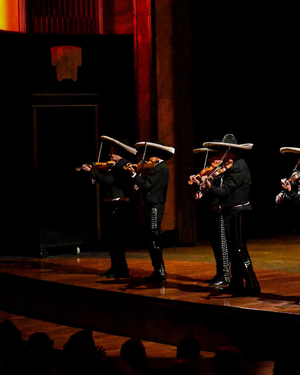 Ballet de Amalia Hdz tweet media