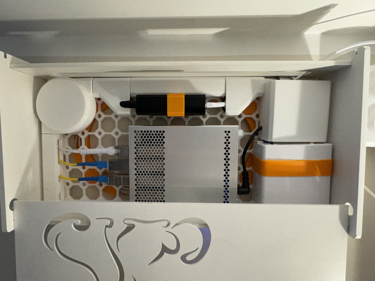 🇺🇦 ✙ bookazoid_ tweet media