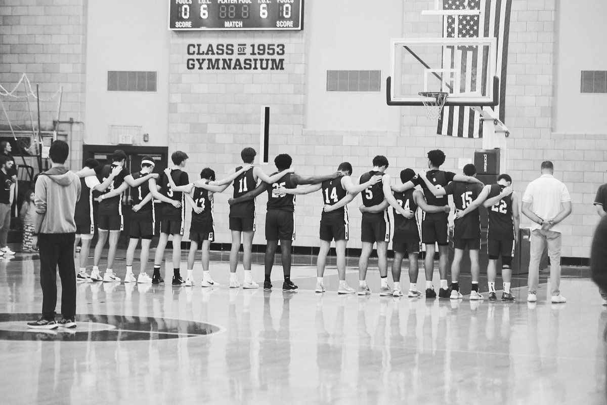DeerfieldHoops's tweet image. Hard to see it come to an end, but so much to be proud of. Did something at a place where it’d never been done before, grew along the way, and changed the culture of Deerfield basketball. Beyond thankful for the support. The 2025-26 season will be one to remember. #GoBigGreen
