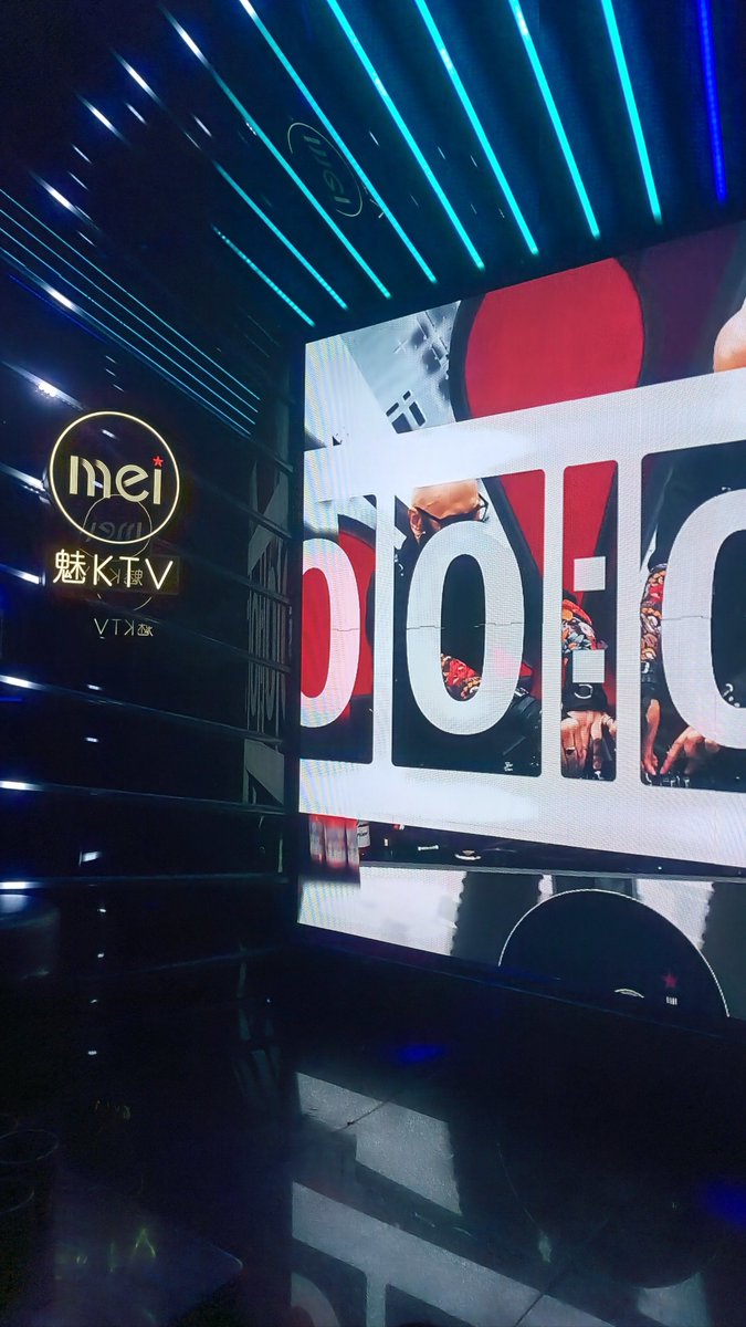 pedrorfpaiva's tweet image. Grab your mic u0026 squad!  KTV night = non-stop bops, laughs, and epic vibes. Who’s ready to sing their heart out #KTVFun #SquadGoals