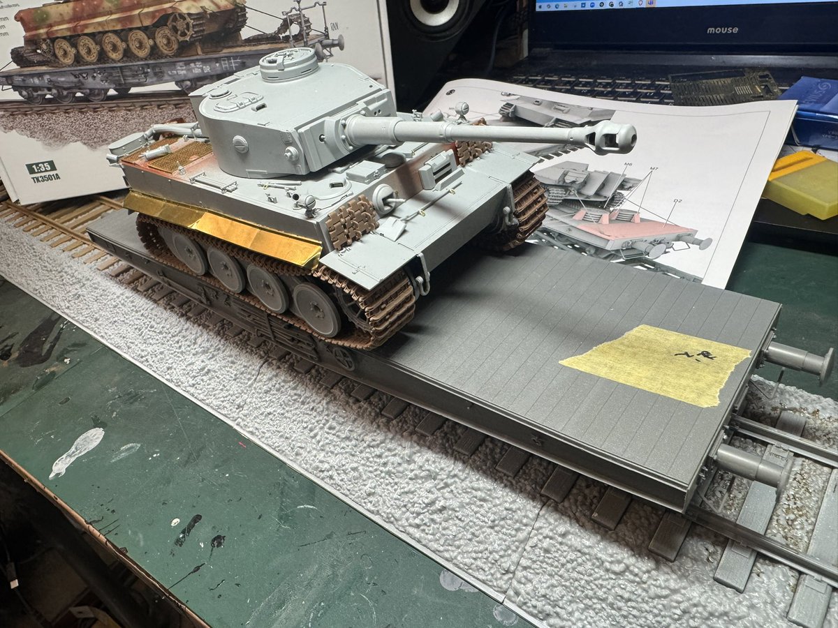 ティーガーが貨車にのりました。