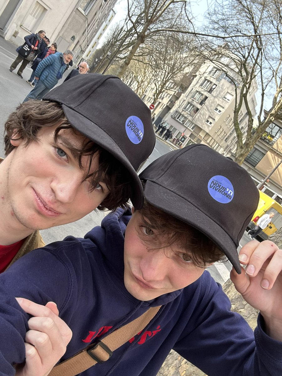 loth_maxime's tweet photo. On est là !! Malgré les menaces et les intimidations on va marcher !

Même si LFI ne veut pas, nous on est là ! 

@nous_vivrons 
#8mars https://t.co/6aMcSLM9hb