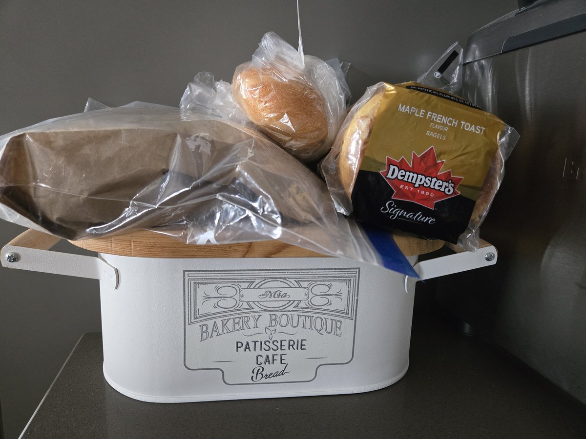 Laurie Robin 🍉 tweet media