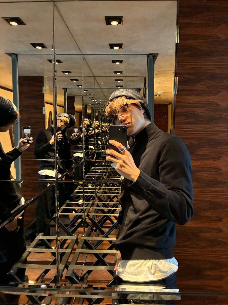 kai_mtyy's tweet photo. 080326🐻 | Actualización de #KAI en 🫧

🕙 19:33 (KST)
🐻: 📷
🐻: 📷
🐻: 📷

#KAI #EXO #엑소 #weareoneEXO @weareoneEXO https://t.co/py5KRZdiTg