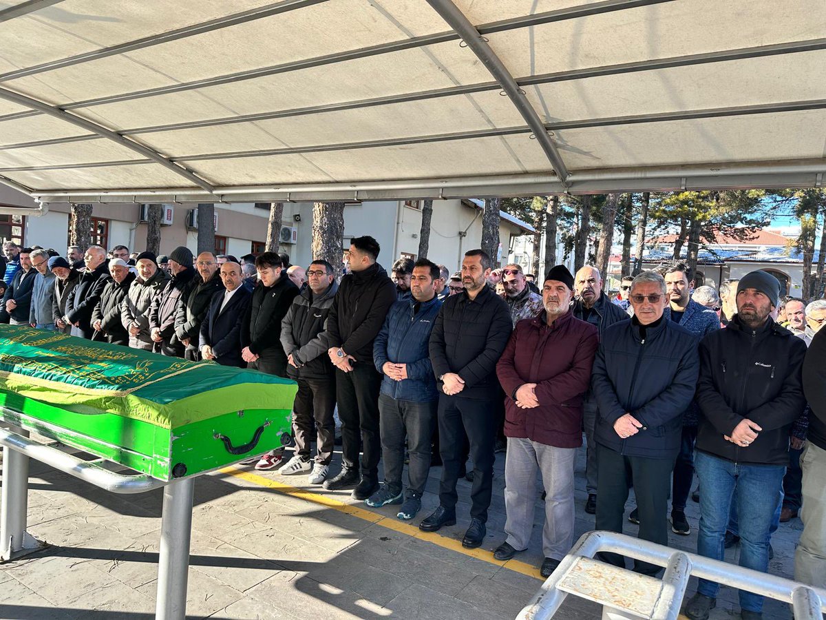 sonertufanoglu's tweet photo. Erzincan il Başkanımız Bilal Selçuk kardeşimizin Babasını Rahmeti Rahmana uğurladık.
Mekanı Cennet Olsun. https://t.co/WdcALxNpxB
