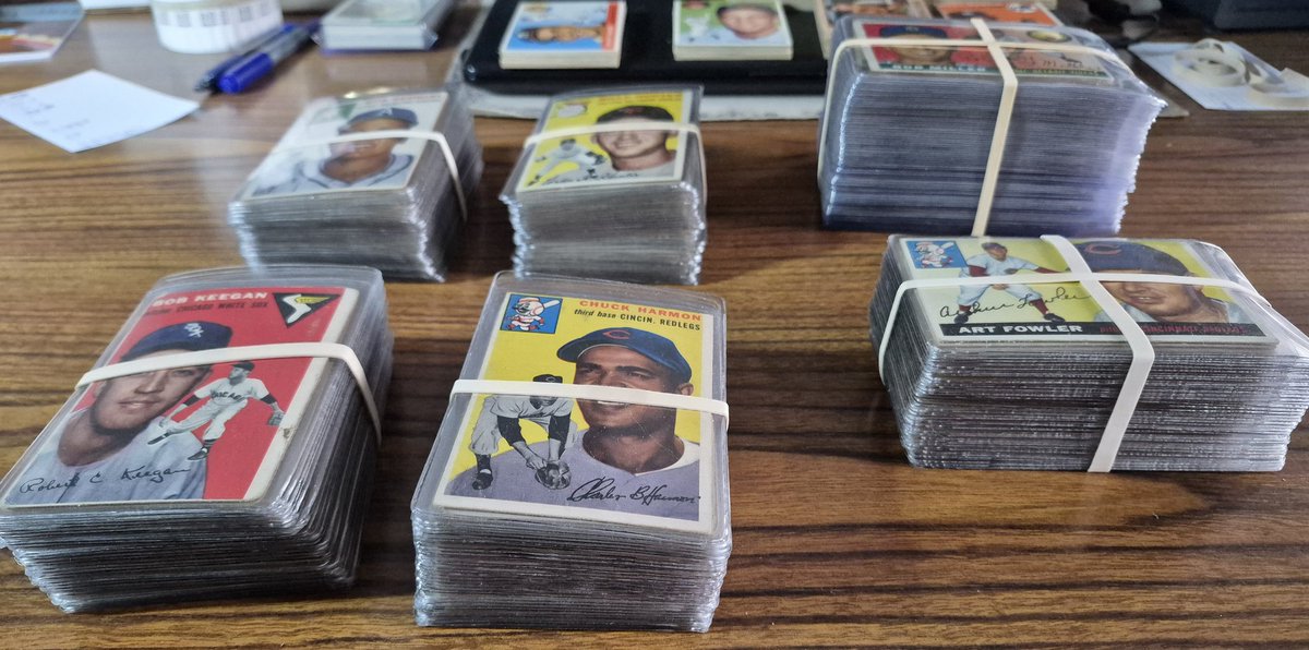 🚨🚨SALE ALERT 🚨🚨

Starting at 3:30 EST 

PARTIAL SETS 
LOTS 
SINGLES 

TURN ON MY NOTIFICATIONS SO YOU DON'T MISS OUT.

RETWEETS GREATLY APPRECIATED🙏🏼