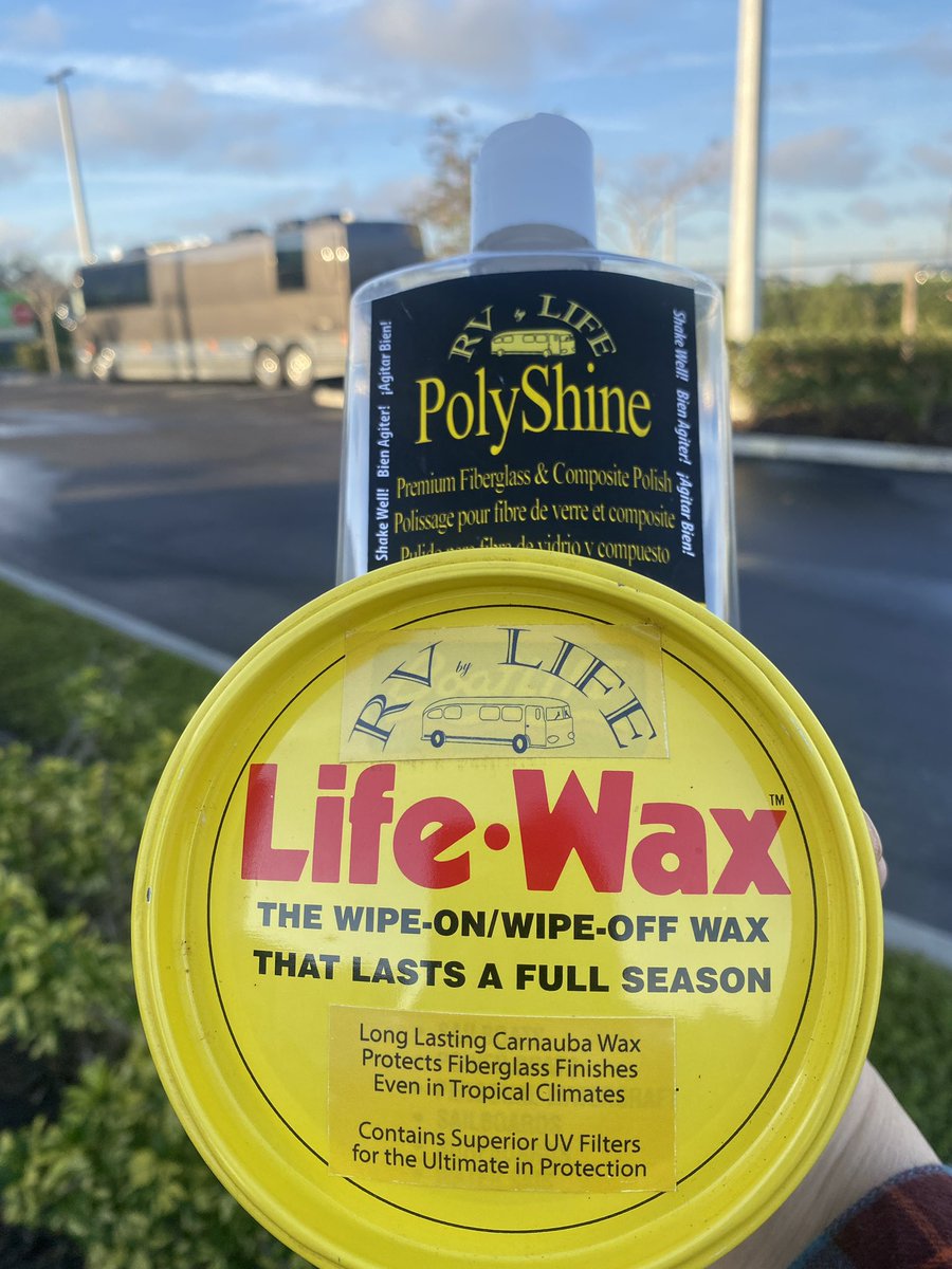 RVbyLIFE's tweet photo. PolyShine and LifeWax are like two peas in a pod! Used together, the wax on your fiberglass RV will last up to three years! 🌟 https://t.co/WFOgL2v1l1