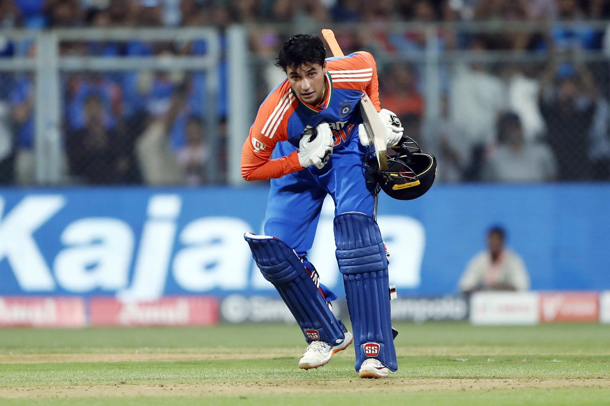 Vipintiwari952's tweet photo. Trolled all tournament, doubted every game, but like Kohli in 2024, Abhishek Sharma chose the biggest stage, the World Cup final, to answer every critic. 

ABHISHEK SHARMA'S INNINGS GAVE INDIA THE IDEAL PLATFORM TO SCORE A HUGE TOTAL https://t.co/DjK0cU3V11
