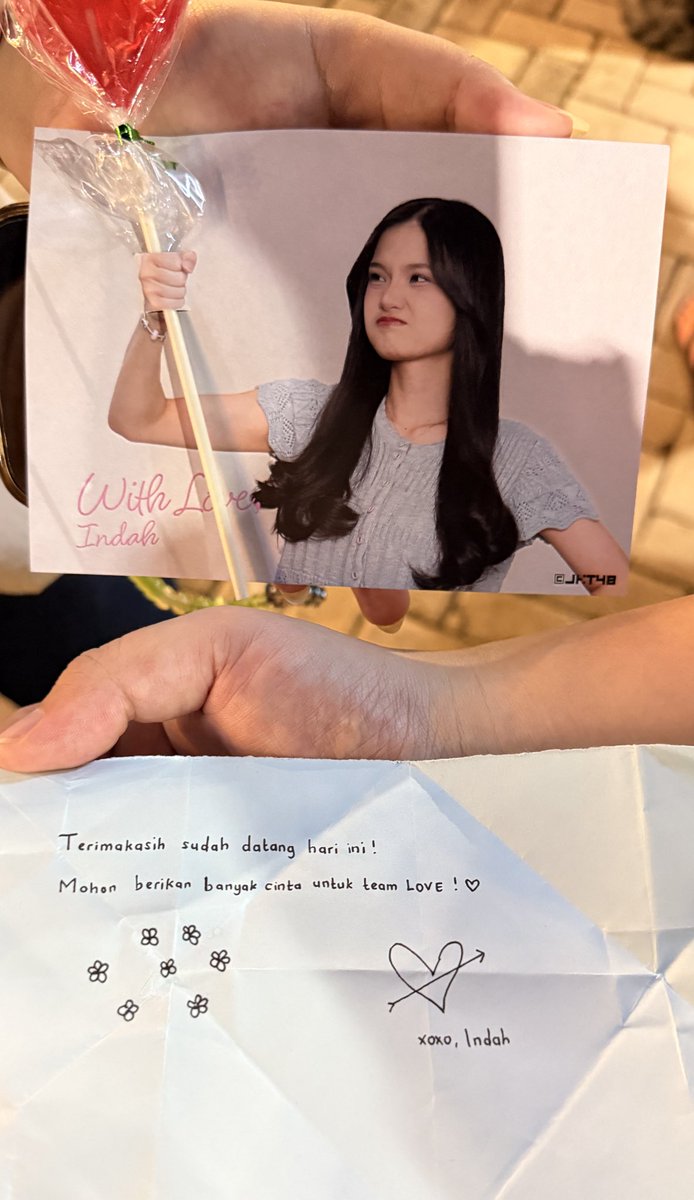InterindahOFC's tweet photo. Siapa tadi yang ikut event JKT48 Psychology Project: Team Love dan dapat hadiah cinta dari @C_IndahJKT48??? 💗🫶🏻🥰 https://t.co/WkFNQd9G1h