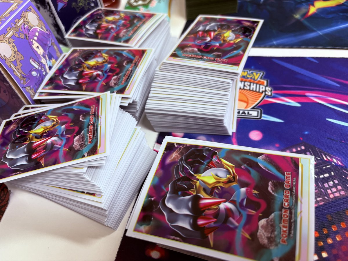 3年半使ってたデッキシールド
40個近くあったストック無くなりかけたタイミングでの再入荷嬉しすぎる✌️