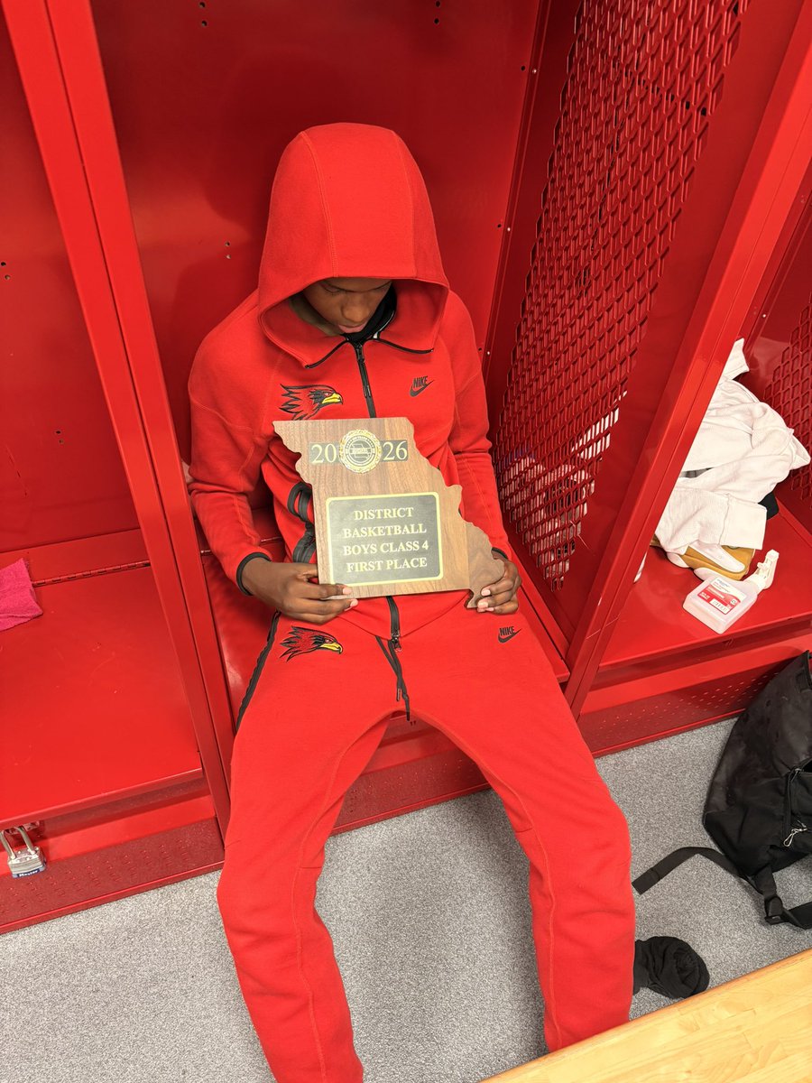 Derrick Murray tweet media