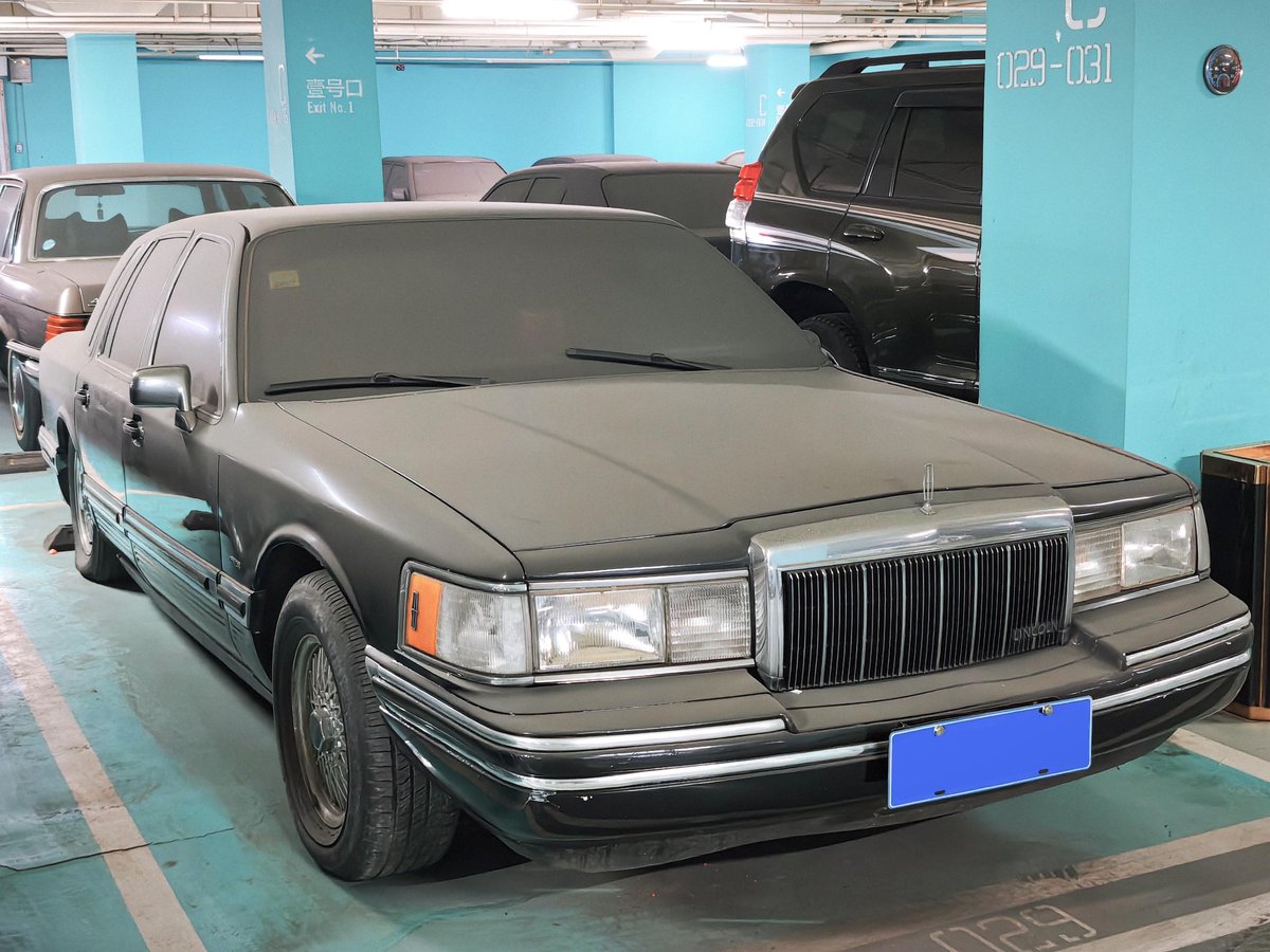 LaughingMeng's tweet photo. 林肯城市
 凯迪拉克��洛特海姆Brougham
奔驰W123 https://t.co/EfT6NDOW4G