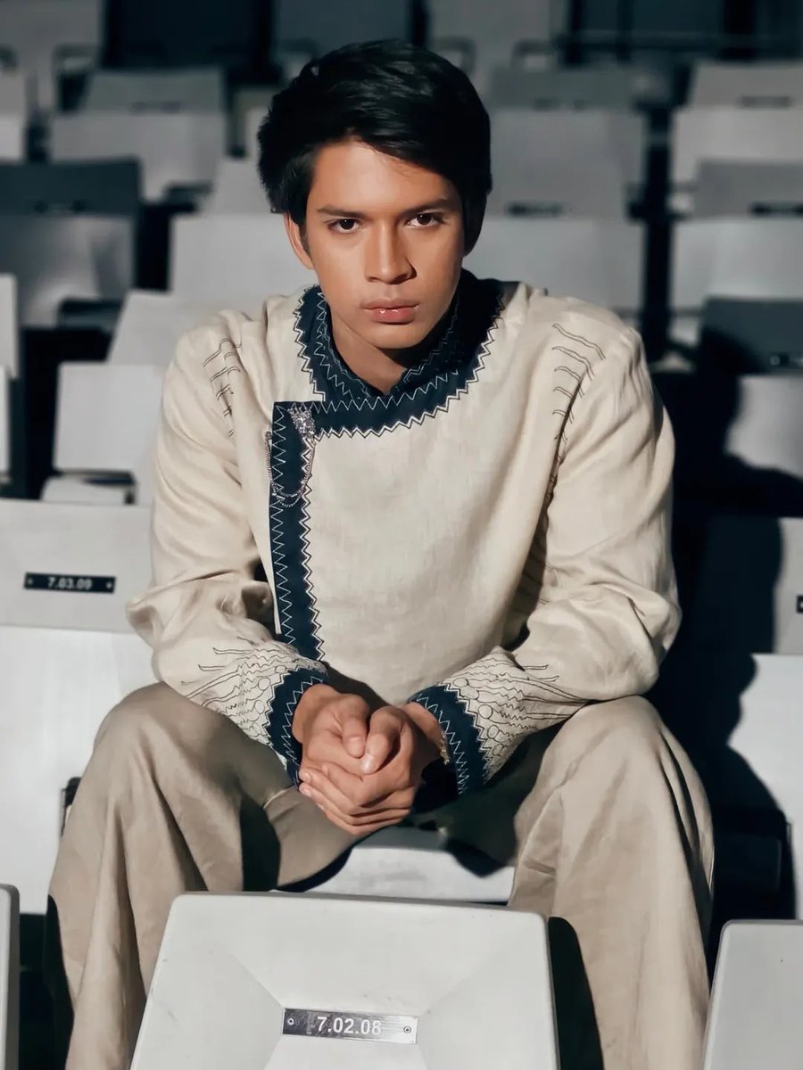 𝓥 🎀 tweet media