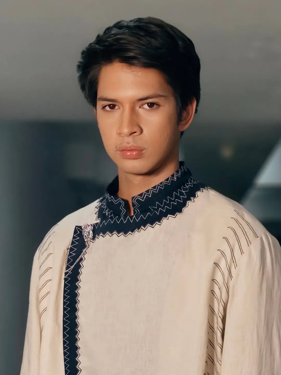 𝓥 🎀 tweet media