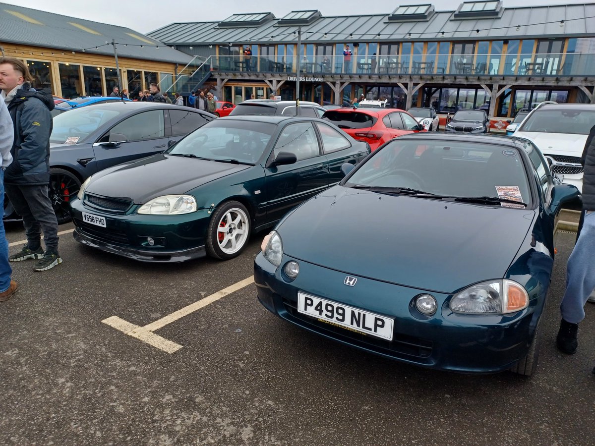 MattTakeThree's tweet photo. After an hour and him rinsing me for food and clobber, a #thread of #carpic from @TheMotoristHub 

We started with rice @kingsofjdm https://t.co/0AQSsG1IZn