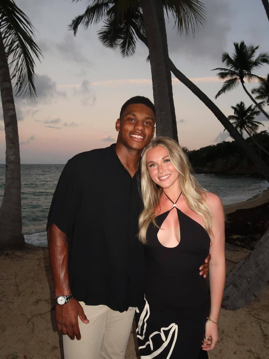 Bunny Beach tweet media