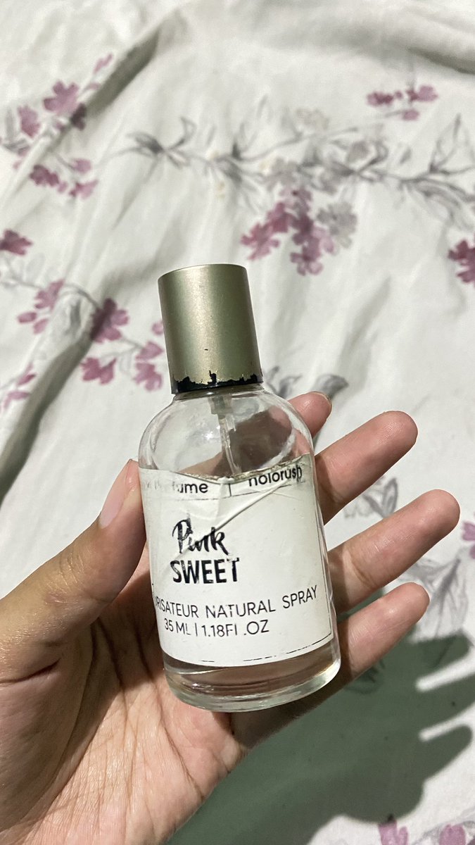 EczaciC's tweet photo. @baseconvo https://t.co/yMkKfH7pkj
coba pake ini kak!! wanginya awet bgtt walaupun bajunya udah dicuci tp bau parfumnya ttp nempel🥹❤️❤️ wanginya jg ga enek &amp; soft bgt pokonya sopan buat masuk hidung deh! https://t.co/wMHFN3RJU5