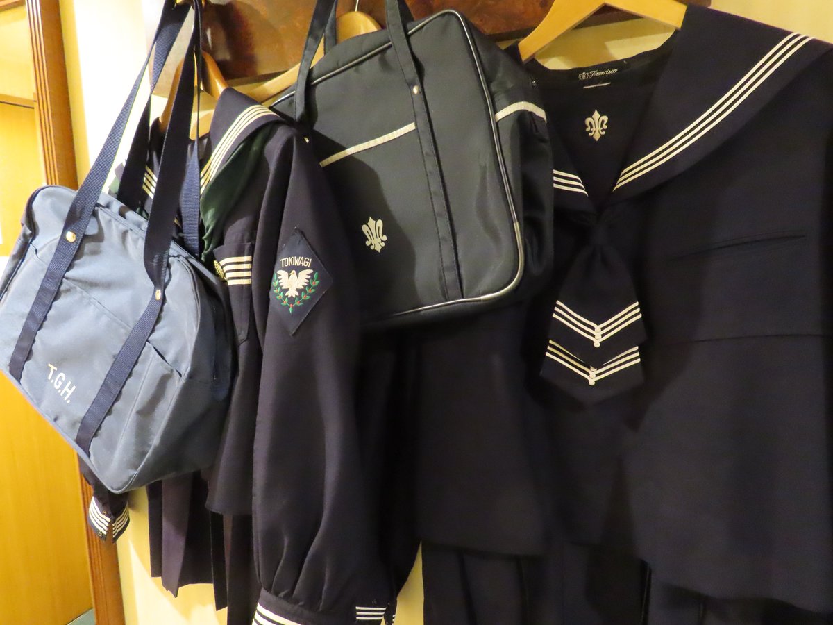 セーラー服は背中も顔なんです tweet media