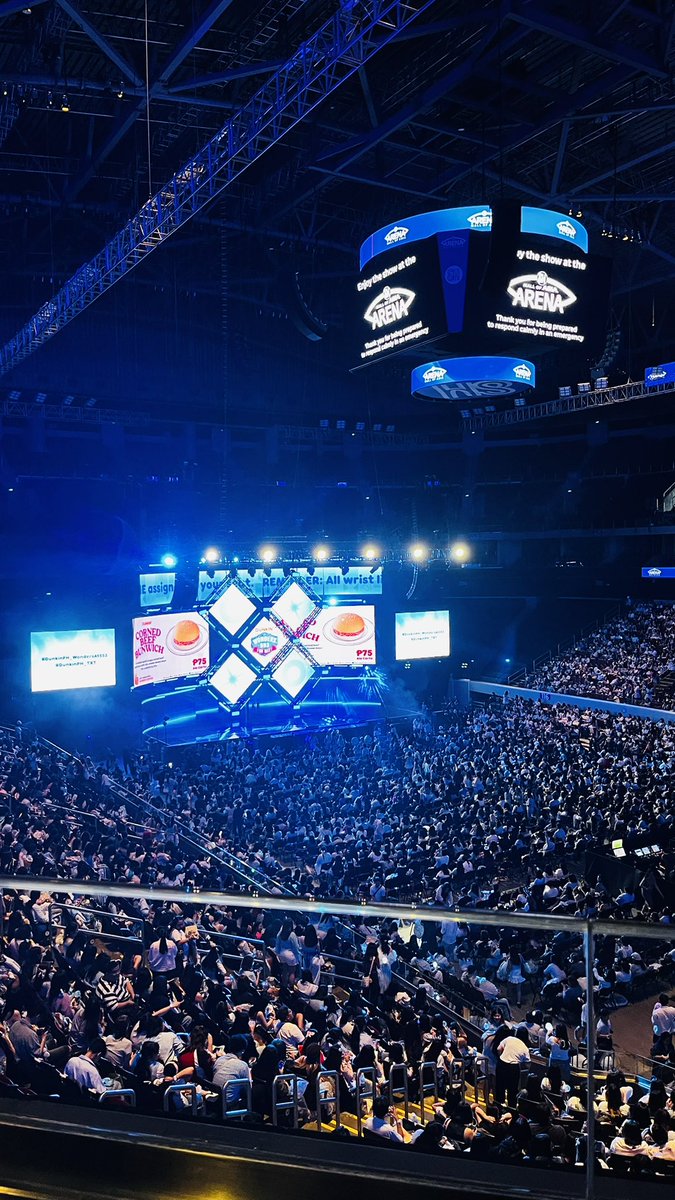 An eventful MOAfied Sunday, 3AM nasa MOA na for #FCCWomensRunPH2026 then umuwi para maligo at matulog, tapos 5PM balik MOA ulit for #DunkinPH_TXT  grabe naka 30k steps din ako for today. 😫