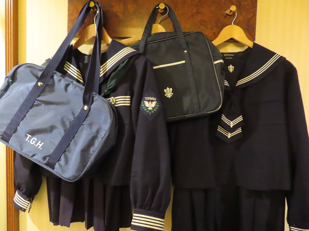 セーラー服は背中も顔なんです tweet media