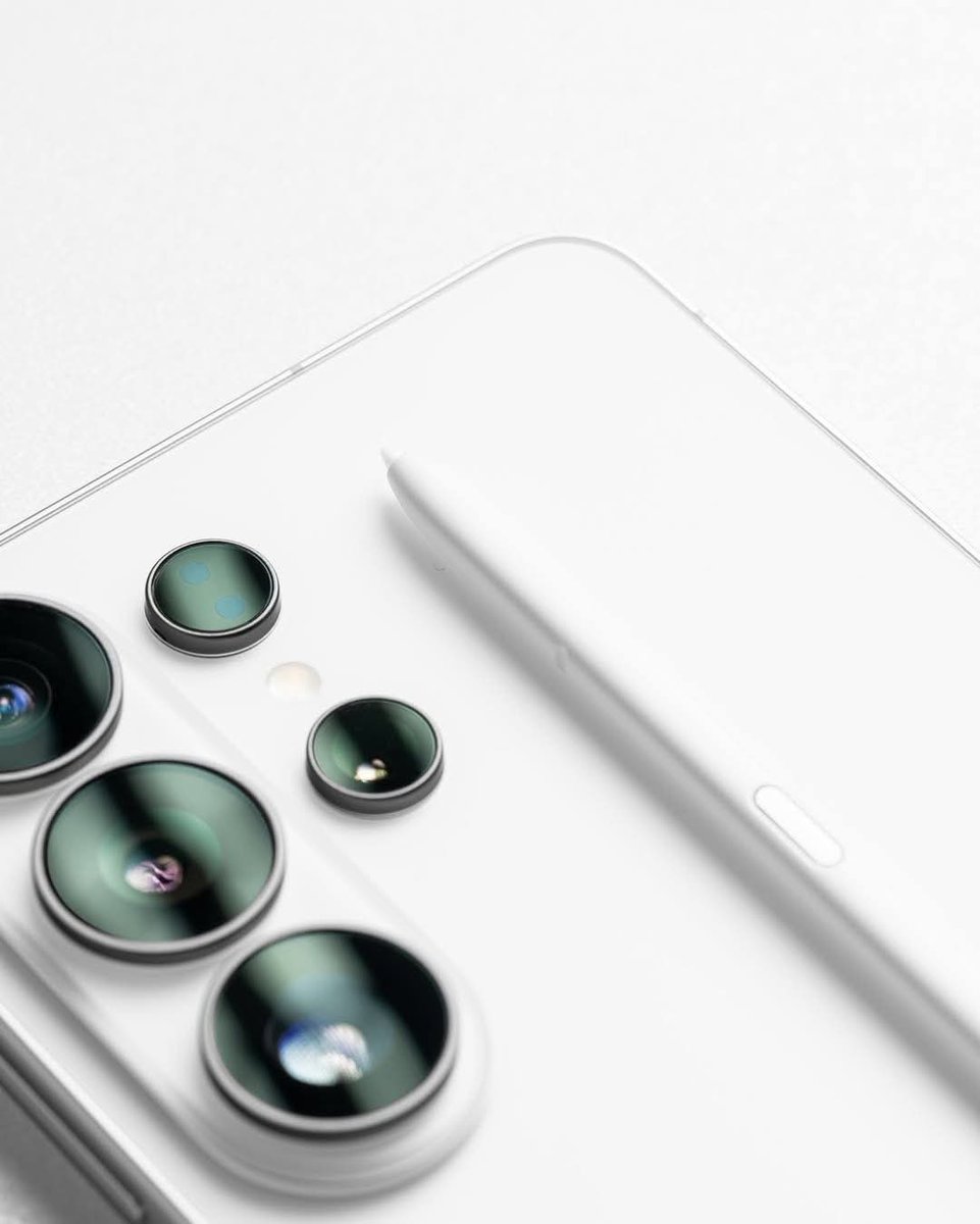 QuickTechGambia's tweet photo. The future is almost here. 👀🔥

The next Galaxy S26 Ultra is coming soon — bigger power, bolder design, next-level innovation.

Are you ready for the upgrade? 🚀📱

#GalaxyS26Ultra #SamsungGalaxy #ComingSoon #NextGenTech #AndroidFlagship https://t.co/HLQrDOxOeD