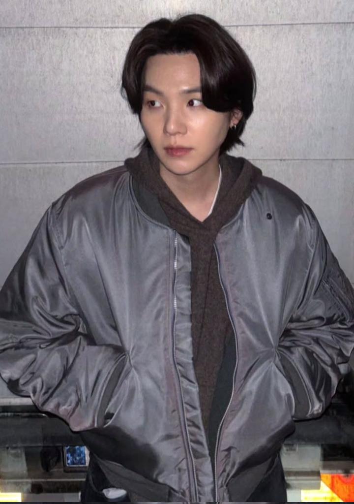 ELEVEMOS LOS HT DEL CUMPLEAÑOS DE #YOONGI, DA RT Y COMENTA 5 COLORES‼️

+ HAPPY SUGA DAY
HAPPY BIRTHDAY YOONGI
#HappySUGADAY
#HappyBirthdaySUGA
#HappyBirthdayYoongi
#OurFirstLoveSUGA
#SUGAOurSweetness
#LongLiveKingAgustD
#HappyBDayMinPD
#DaeguWordsmithDay
#YoongiOurRockstar