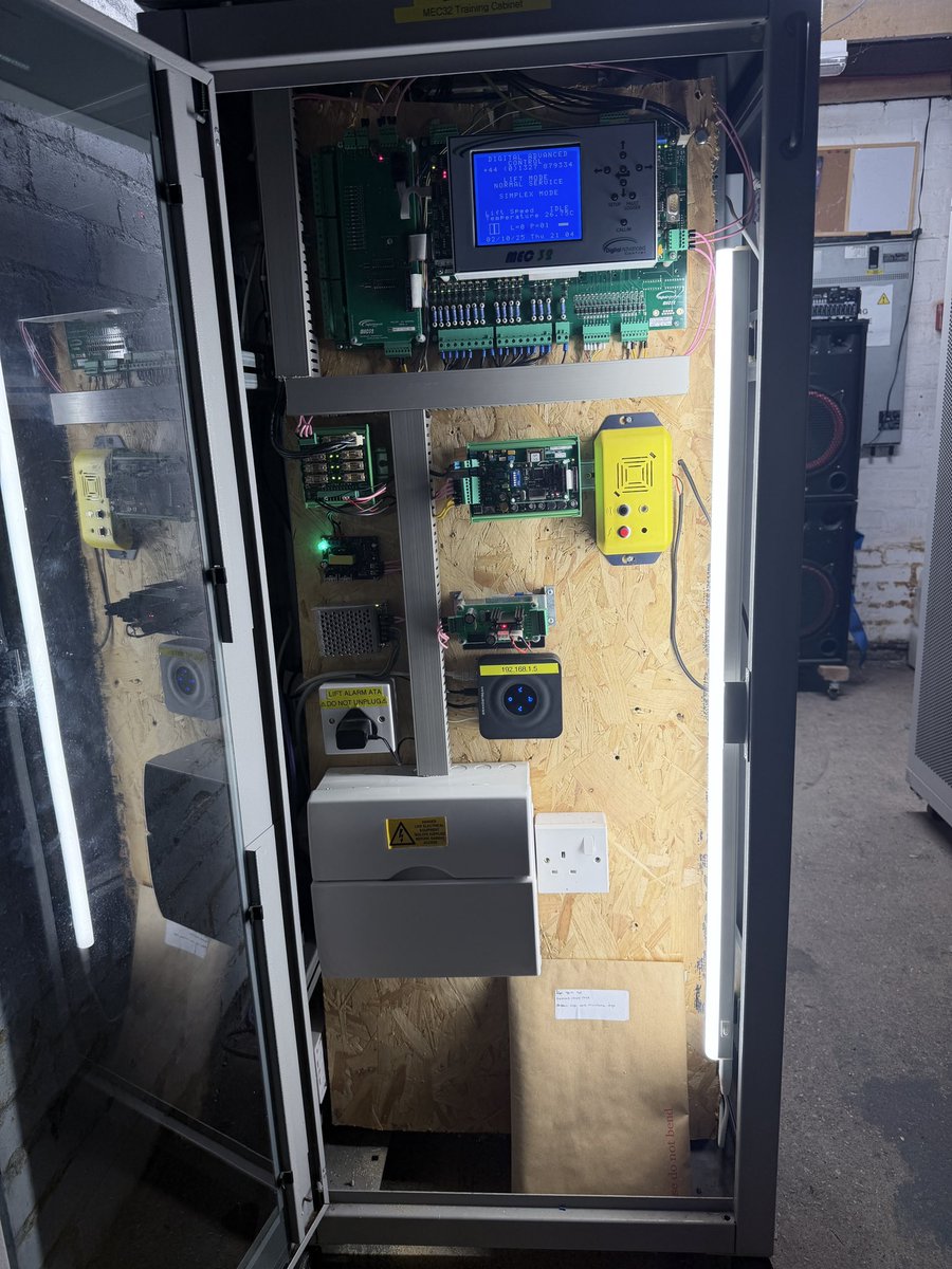 callum99simo's tweet photo. So hear we are on the side of the home made mec 32 simulator I’m starting a project called #allontheboard where lift company’s can send in lift stickers to show there support for the project so far we have @Tomthespark  because why not! @Stannah and @Jackson_Lifts https://t.co/IBQyDuzhLU
