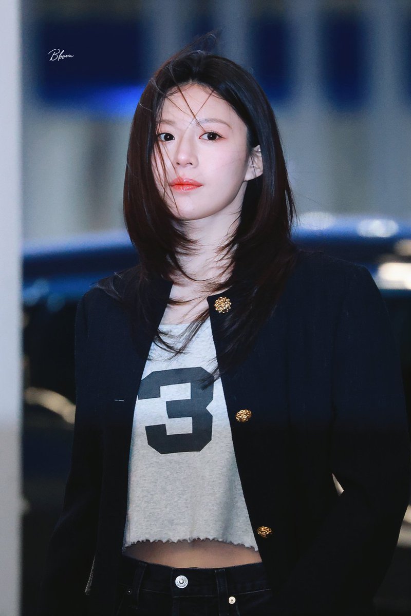 julaieleven's tweet photo. go younjung ate with this new hairstyle https://t.co/fMDSp95pkE