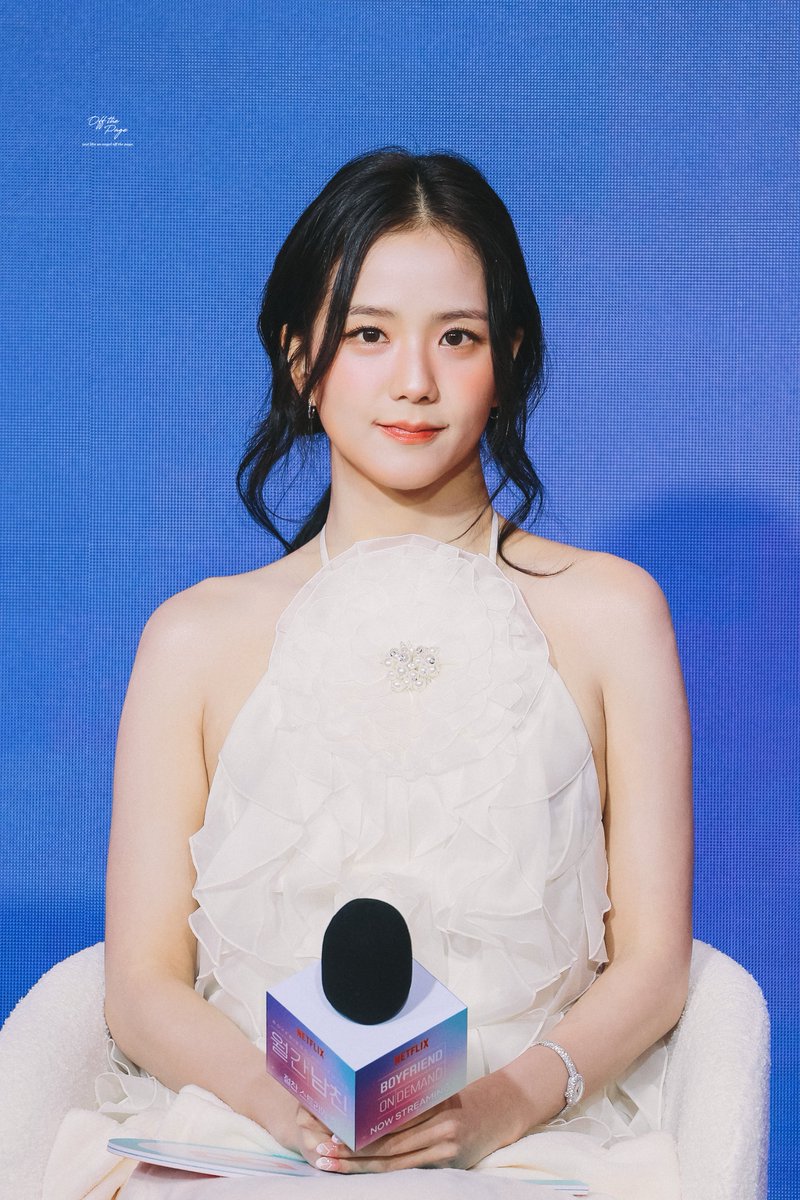 Off the Page🫨💓 tweet media