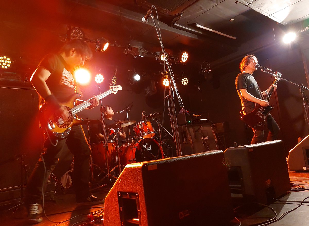 mitti344's tweet photo. 本日横浜BuzzFrontにてシャイガンティのlive終了。見てくれたお客さん、対バンの皆さんとお店の方々有難うございました!とおるさん、今日みたいな一日に呼んでもらえて嬉しかったです。皆それぞれの日常があって、次のフェーズに進んでるなぁと実感。俺達も刺激を受けました。まだまだやりますよ! https://t.co/AYwDN1qSRW