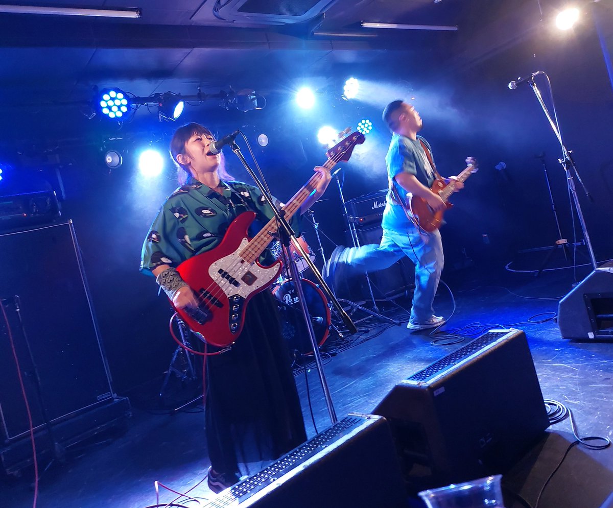 mitti344's tweet photo. 本日横浜BuzzFrontにてシャイガンティのlive終了。見てくれたお客さん、対バンの皆さんとお店の方々有難うございました!とおるさん、今日みたいな一日に呼んでもらえて嬉しかったです。皆それぞれの日常があって、次のフェーズに進んでるなぁと実感。俺達も刺激を受けました。まだまだやりますよ! https://t.co/AYwDN1qSRW