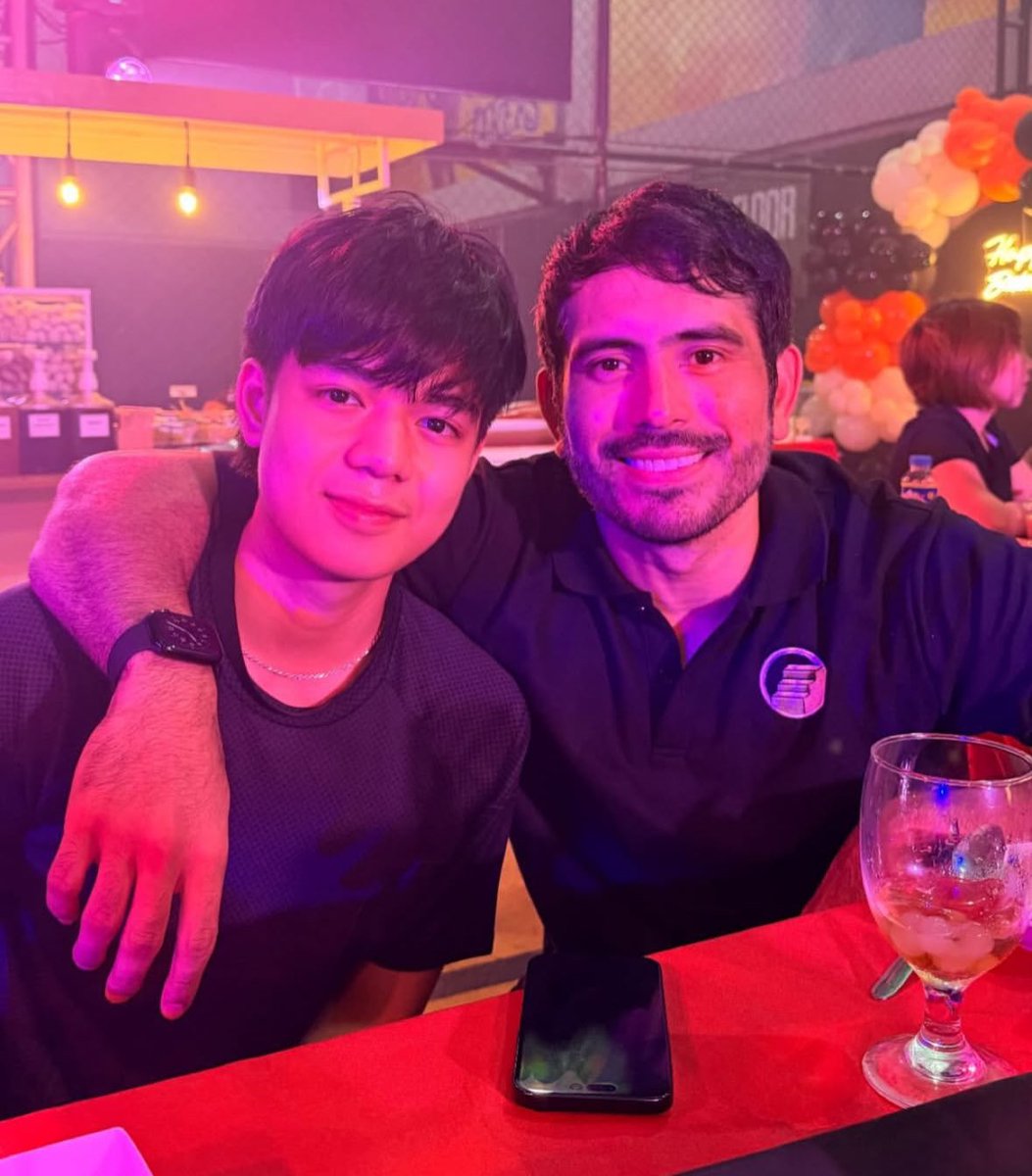 mickeyme01's tweet image. GETS talaga bat andami tumatahol 🤷🏼‍♂️🙃

Nanggigigil kasi kapag nakikita c marco na well-loved and recognized sa mga big artist ☺️

#marcomasa #pbb