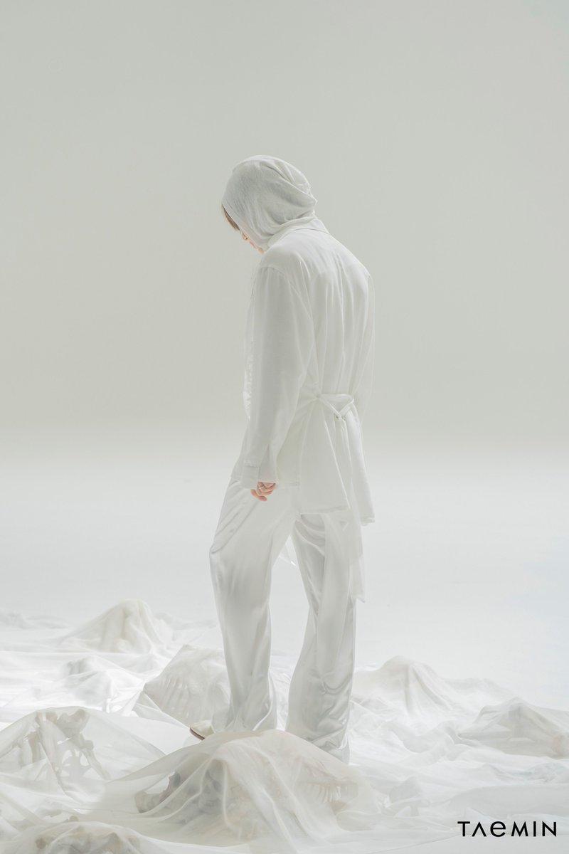 Behind Taemin tweet media